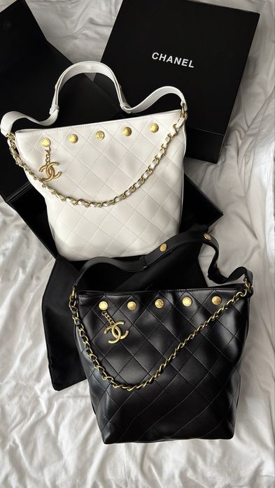 Сумка Chanel Chain Bucket Bag with Gold шкіра | біла, чорна