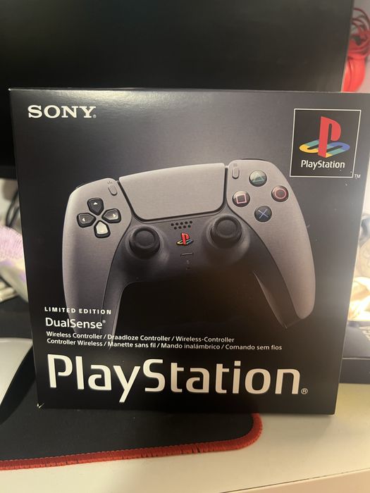 Comando Playstation 5 - 20 aniversario