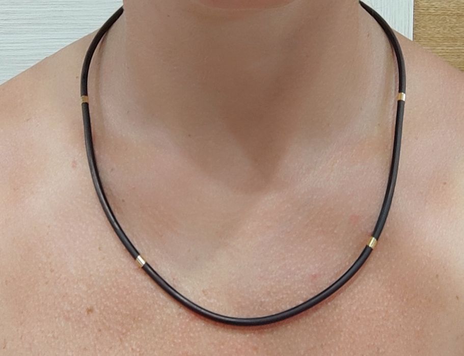 Різноманітні, срібні вироби в позолоті та з золотими пластинами