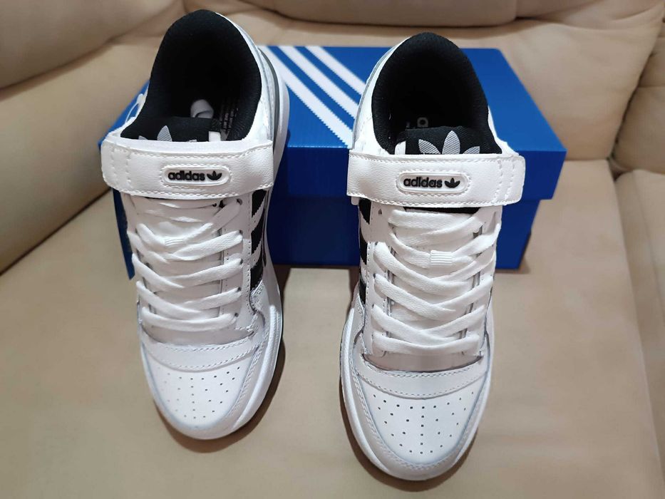 Жіночі кросівки adidas forum (2 кольори)