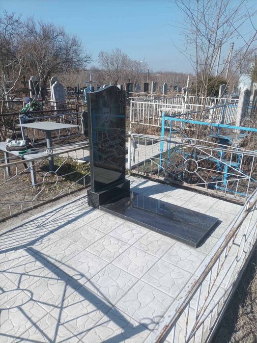 Гранітні памʼятники найкращі ціни