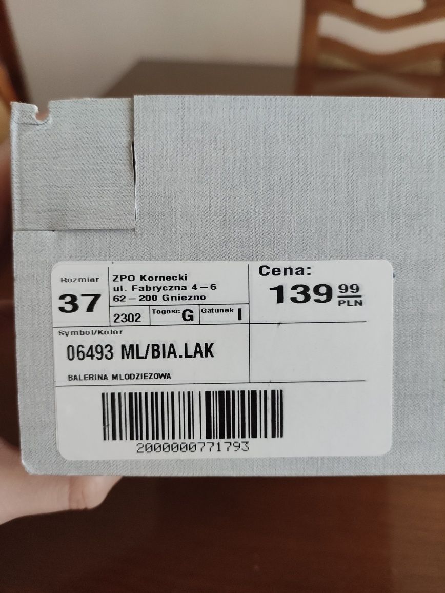 Buty dziewczęce komunijne r. 37