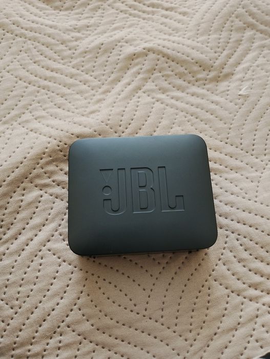 JBL go essential 2