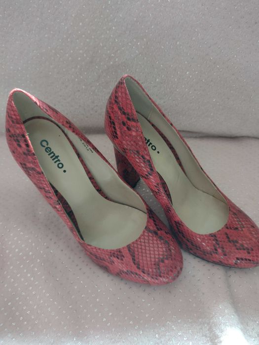 Oddam w atrakcyjnej cenie Pantofle na słupku 24 cm