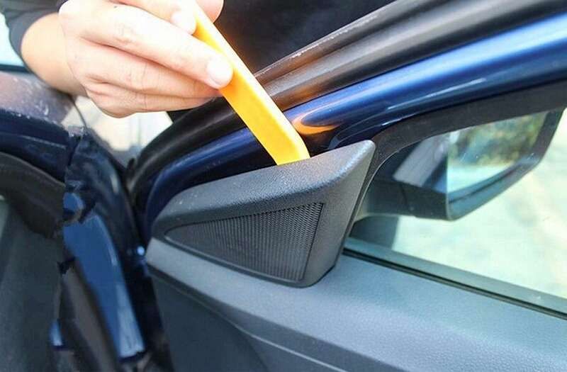 Ferramenta para interiores auto