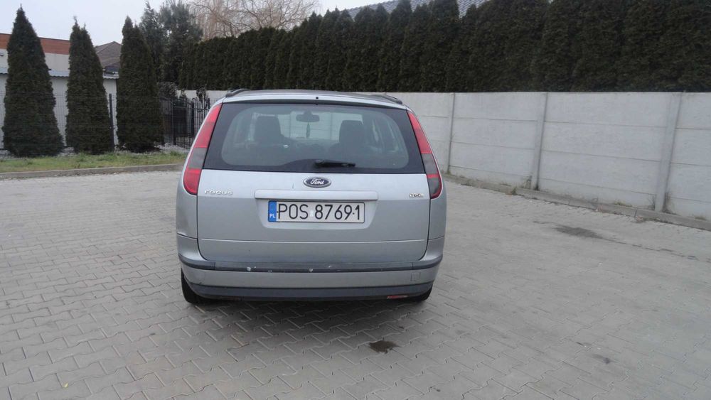 Zderzak tył tylny  Ford Focus MK2 kod koloru D 1  srebrny