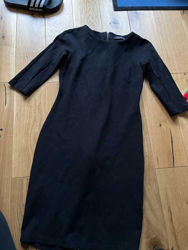 Elegancka czarna sukienka z suwakiem Reserved XS