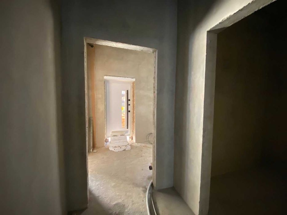 Котедж з міськими комунікаціями та гаражем в районі Райського саду