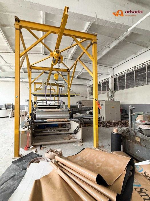 Пропонується до продажу виробничо - складський комплекс.