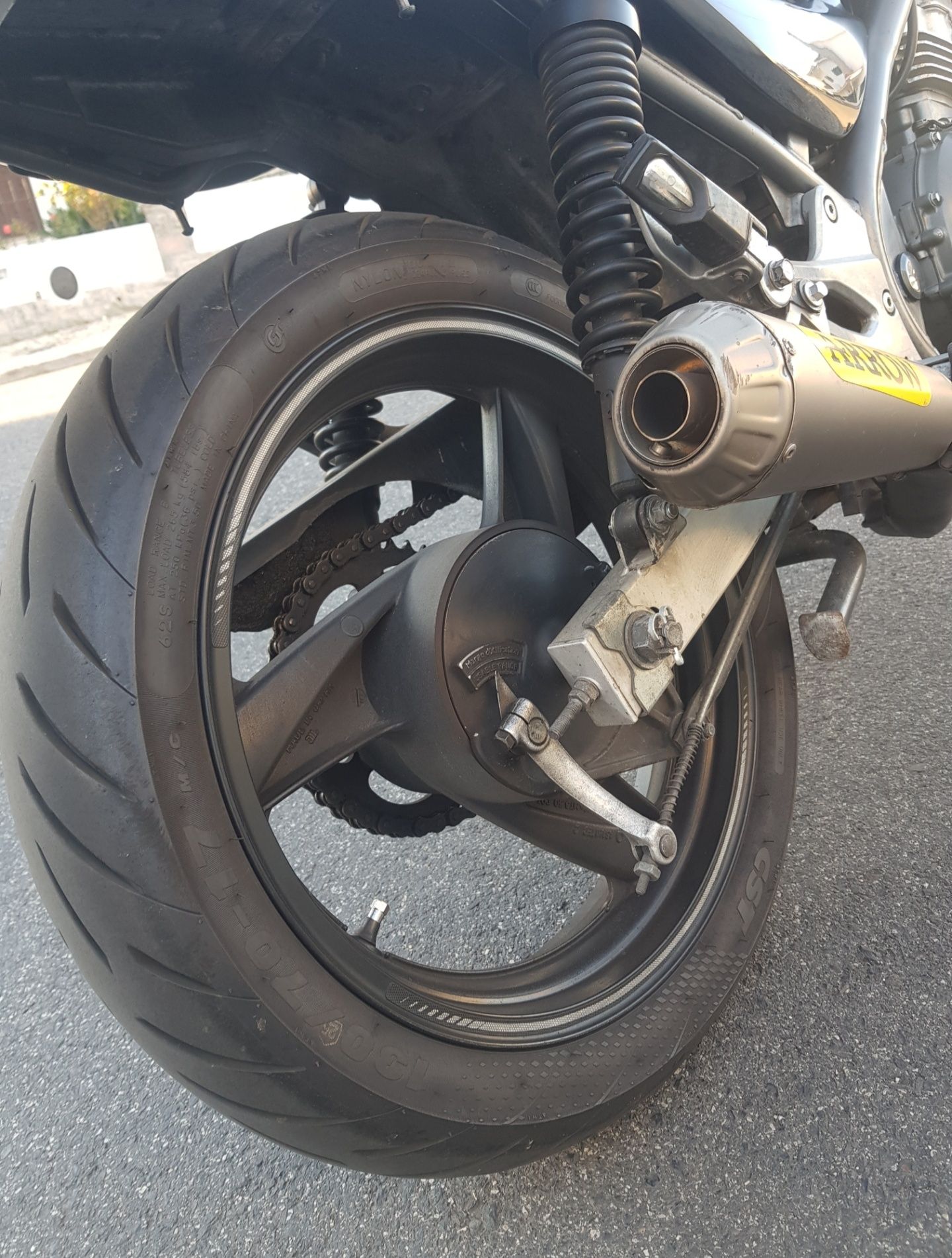 Kawasaki er 5 de 2005 Estimada