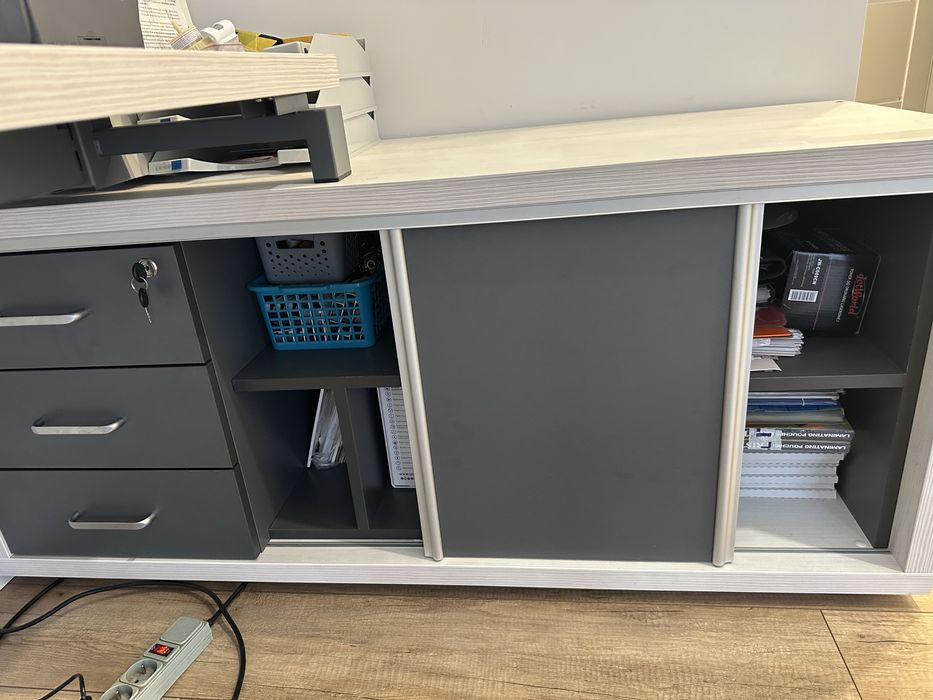 Solidne biurko narożne