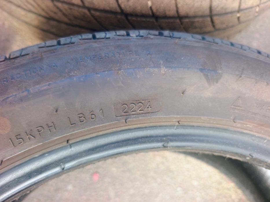 Продам резину Uniroyal 235/50 R19