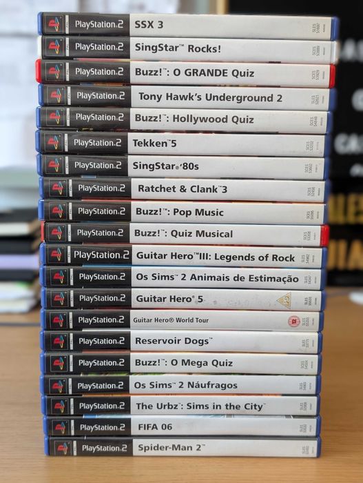 PS 2 Slim+Comandos+Microfones+Comandos Buzz+Cartões Memória+20 Jogos