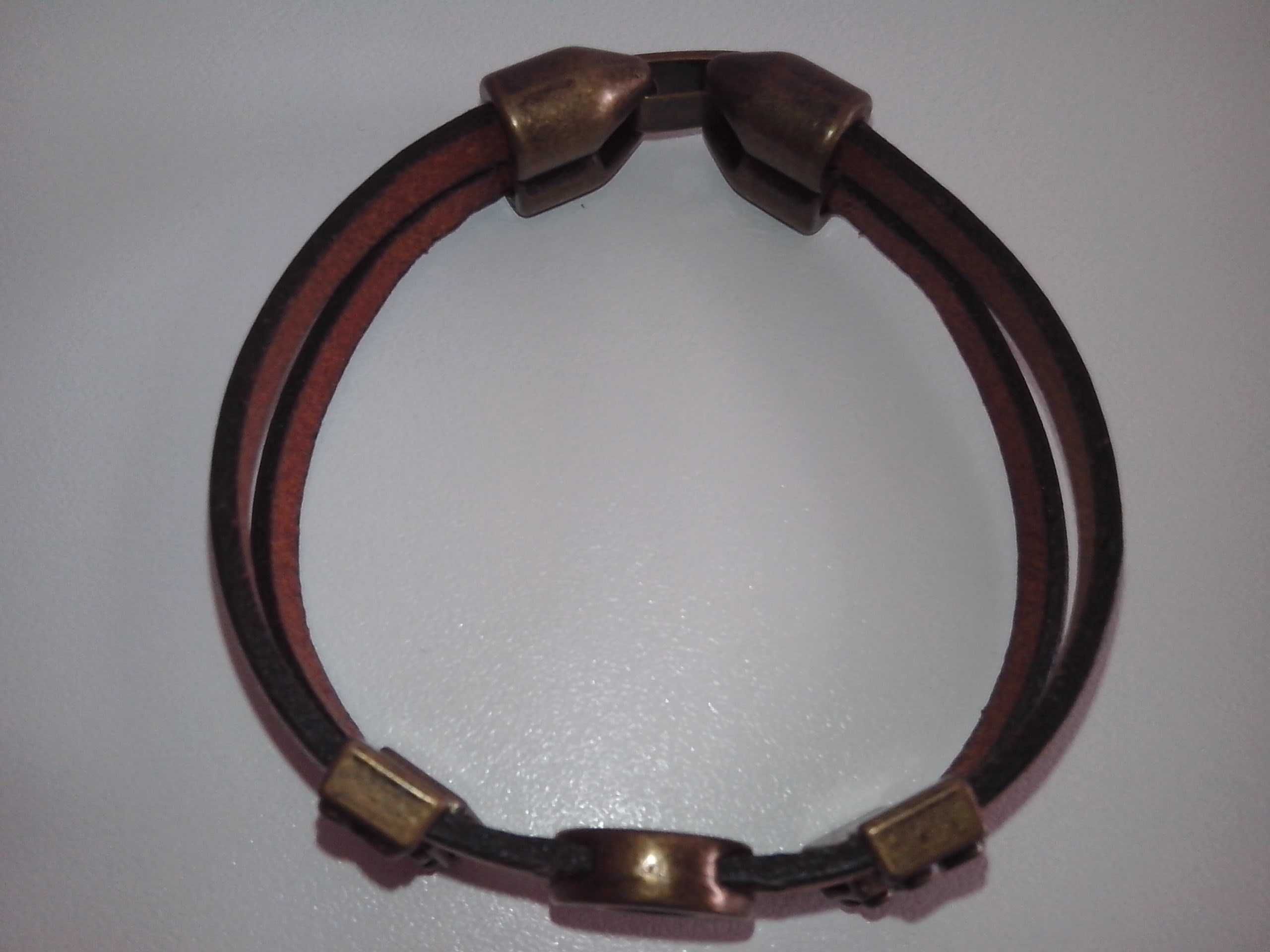 Pulseira de cabedal amarela. Nova.