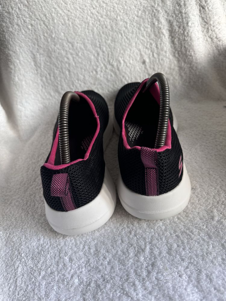 Слипоны мокасины skechers 40p черные