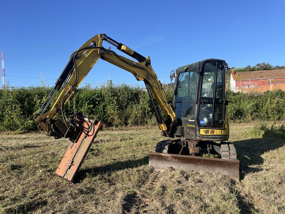 Yanmar vio38, giratoria