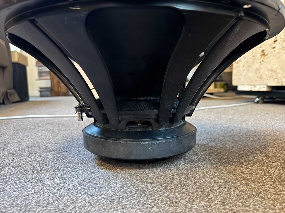 Profesjonalne głośniki basowe STX W.46.1300.8.MC (Para) - Potęga 18"