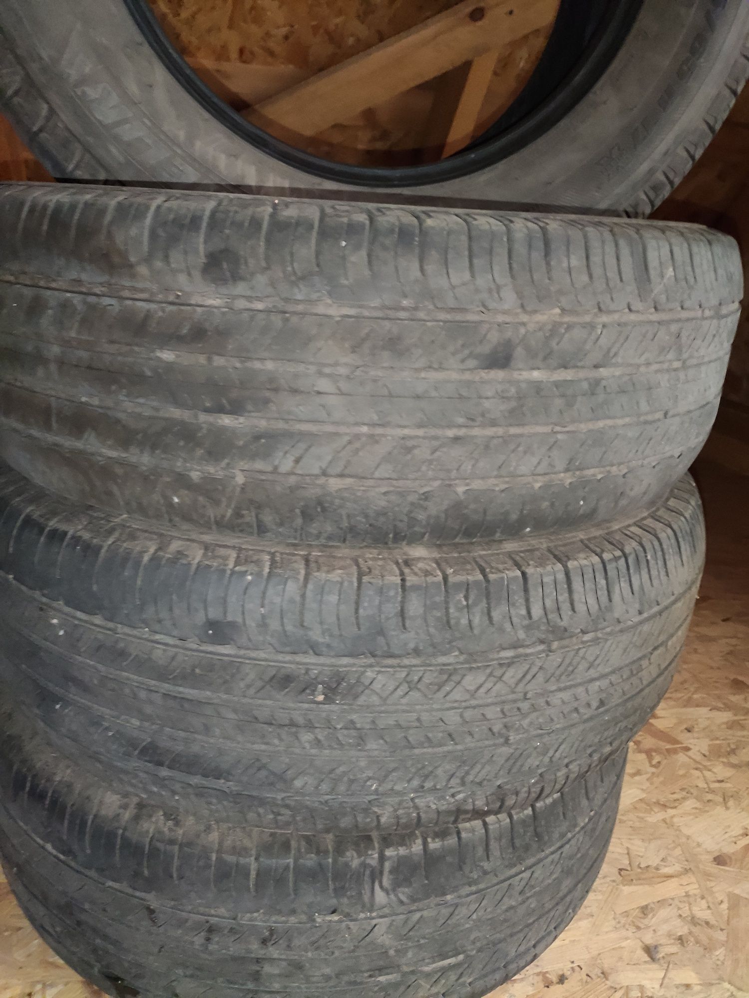 Комплект летних шин 235/65R17 michelin