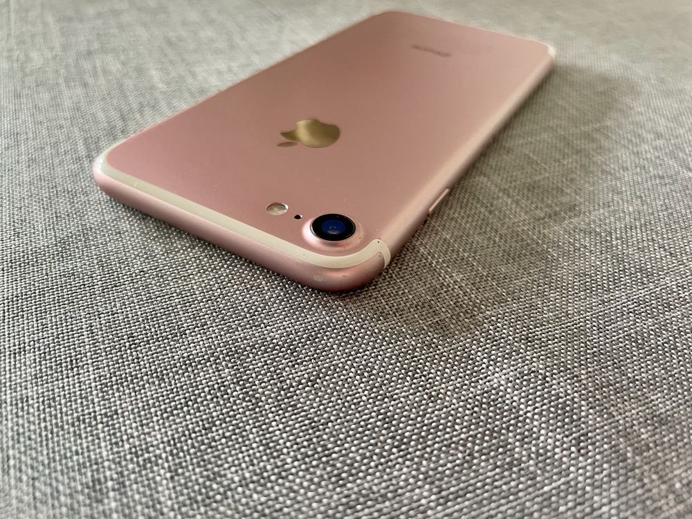 Stylowy Różowy iPhone 7 – 128 GB – Klasyka Apple!