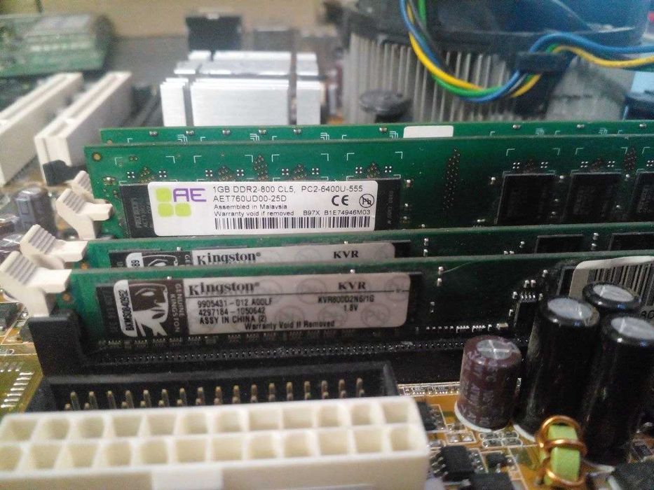 Обменяю  Материнская плата Asus P5B-VM SE. На Оперативная память