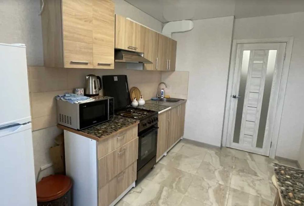 Сдам 3-х ком квартиру посуточно в Одессе по улице Жолио Кюри 64