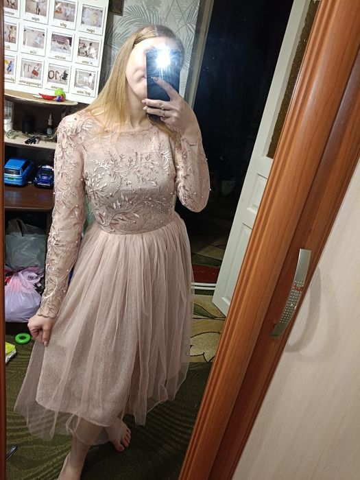 Пудрова ніжна святкова сукня з фатином