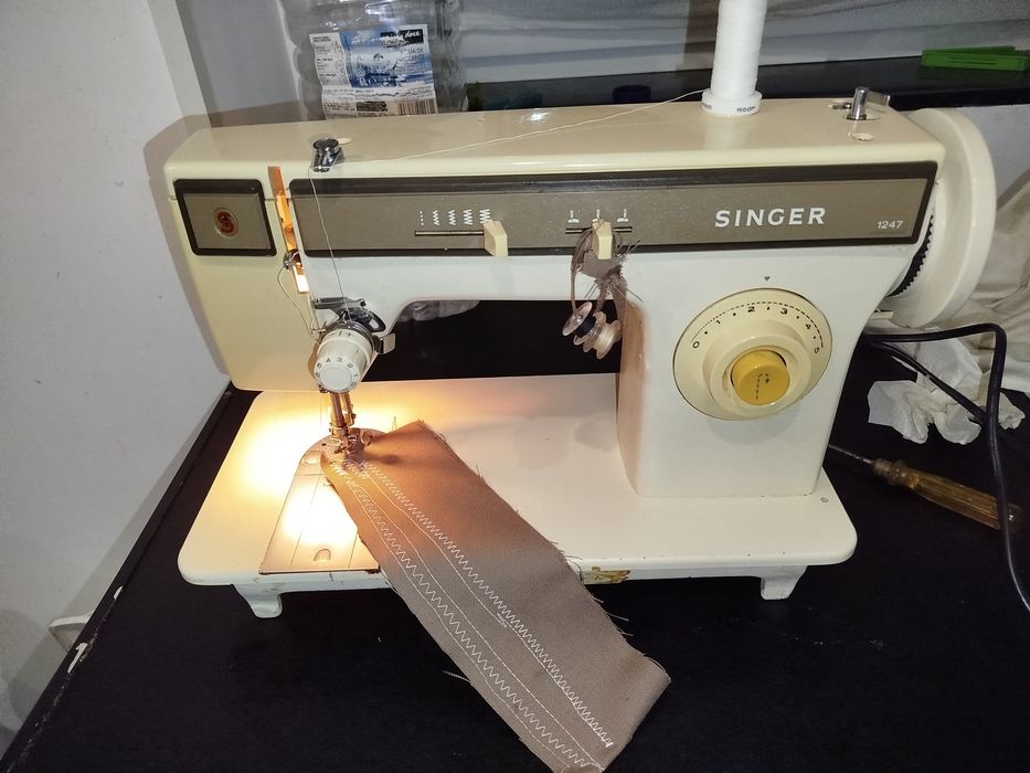 Máquina de costura Singer