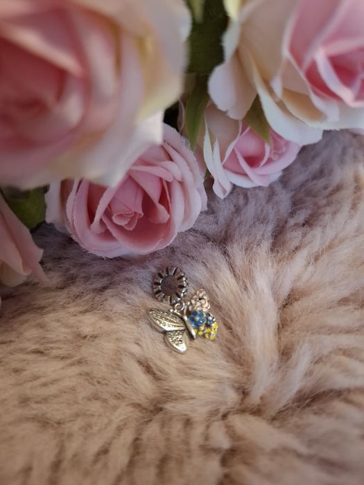 Srebrny charms motyl NOWY