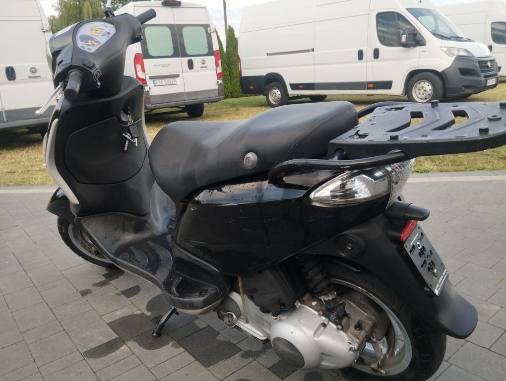 Piaggio FLY 125cm .