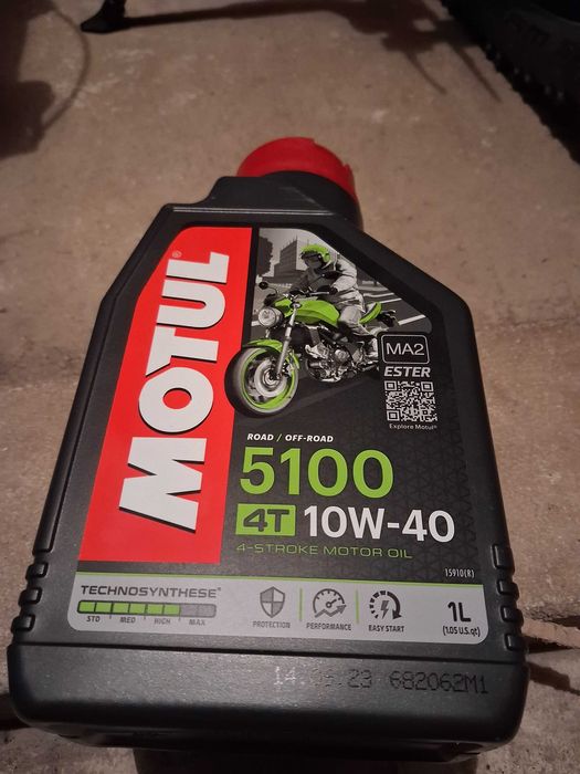 Olej silnikowy Motul 10W40  1L + gratis