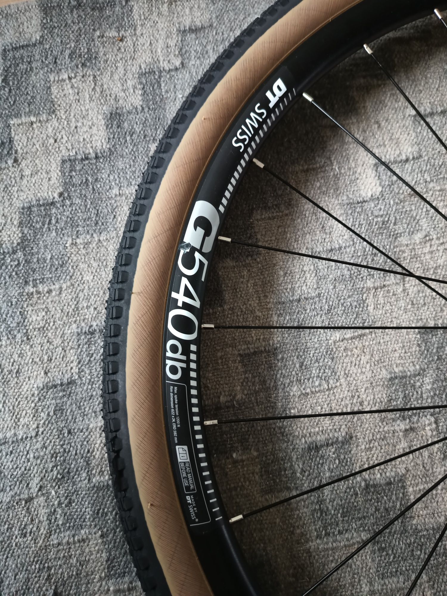 Nowe 2 koła rowerowe gravel z Kross Esker 6.0 DT Swiss WTB przód i tył