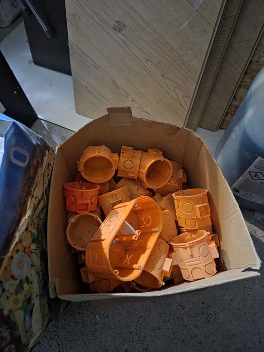 Puszki elektryczne budowa tanio mix