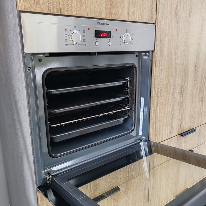 Piekarnik do zabudowy Electrolux E0B32100X