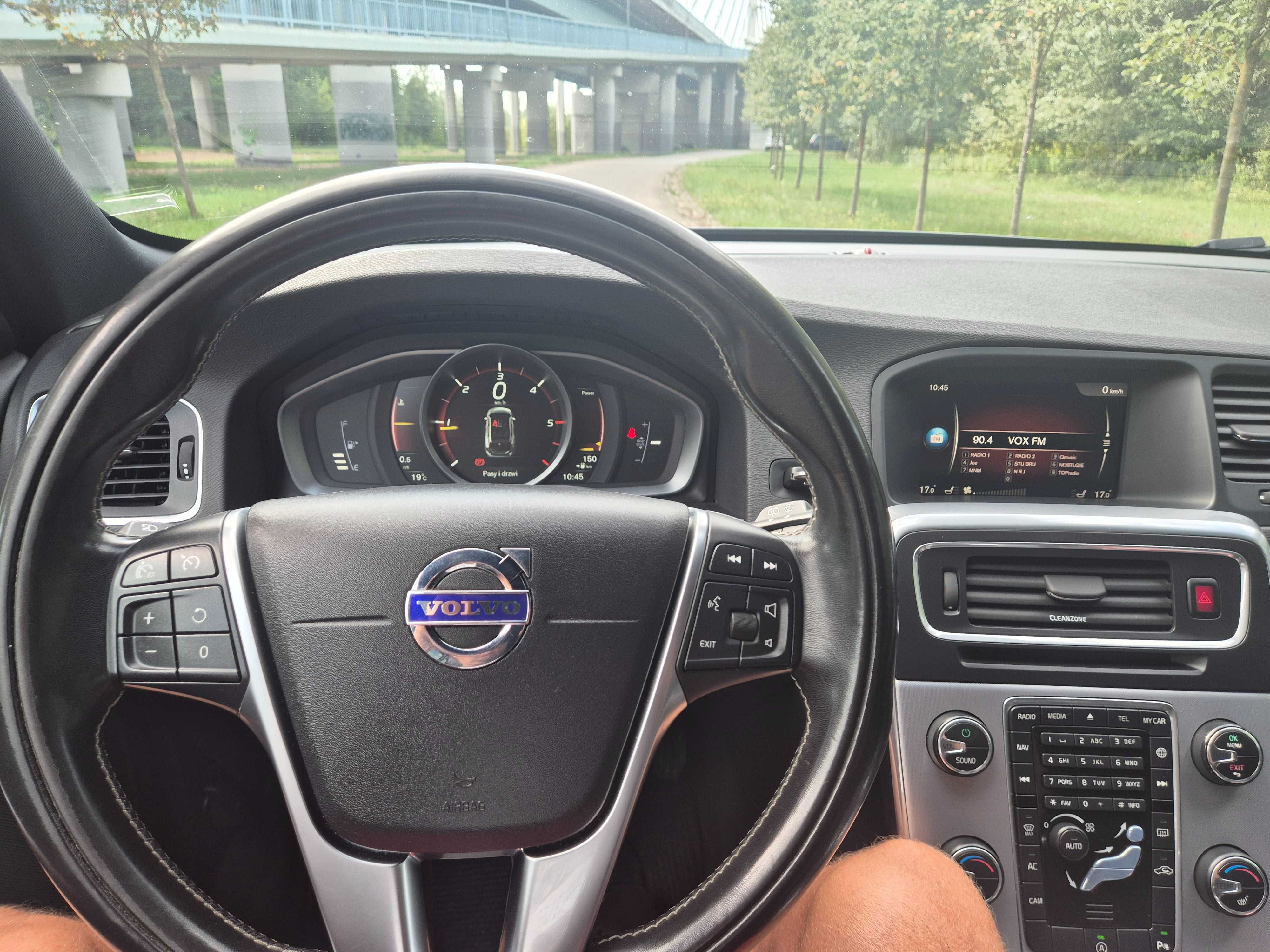 Volvo V60.   2.0 150km  2018r. Zarejestrowany!