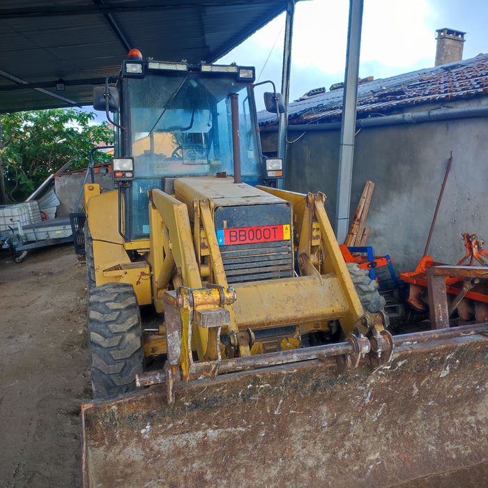 Retroescavadora com livrete