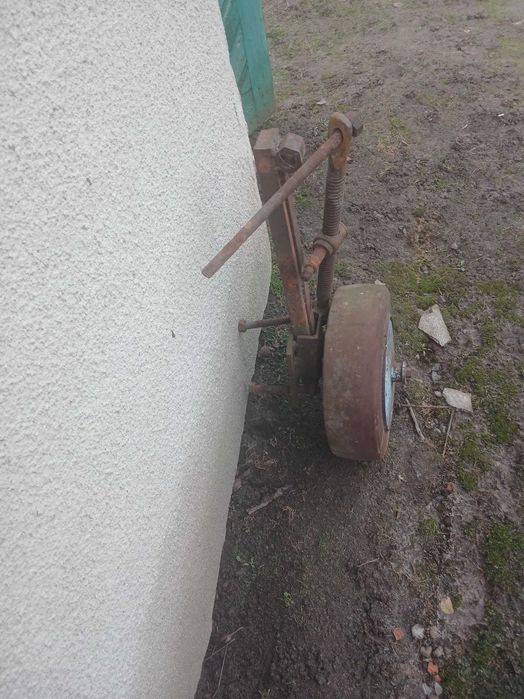 Опорне колесо для плуга