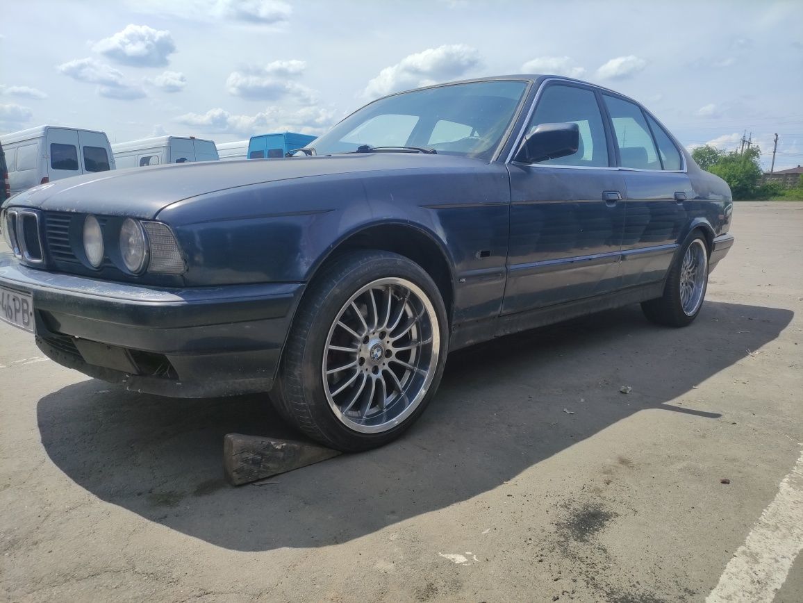 Продам BMW520i 1993