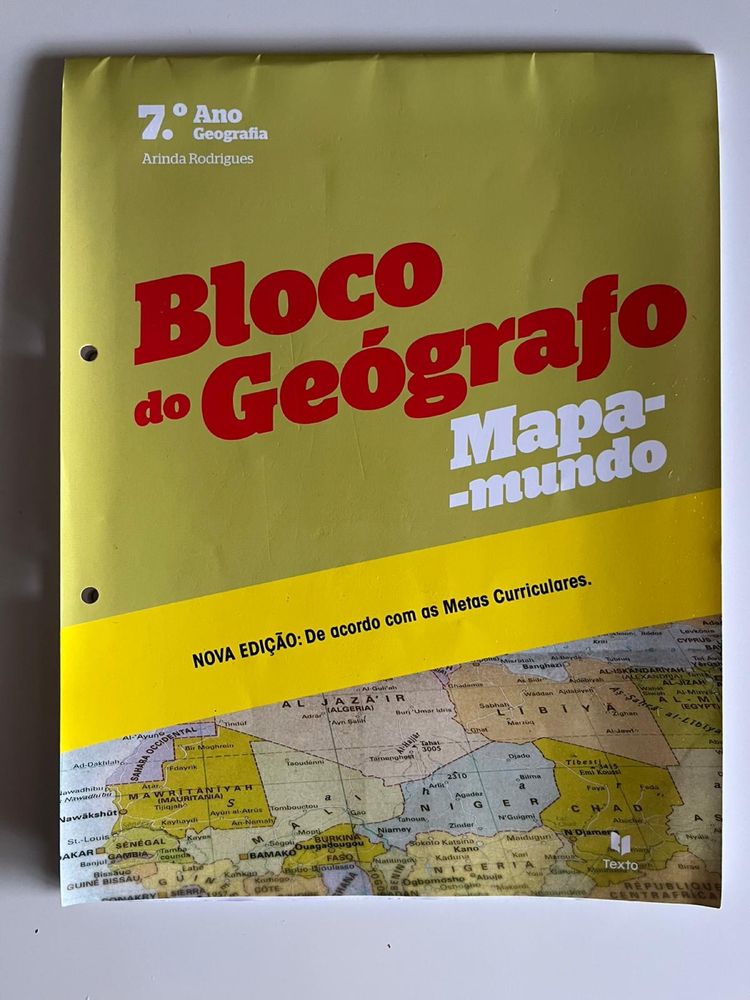 Manuais e cadernos de Gegrafia, Ciências e Português (6 e 7 anos)