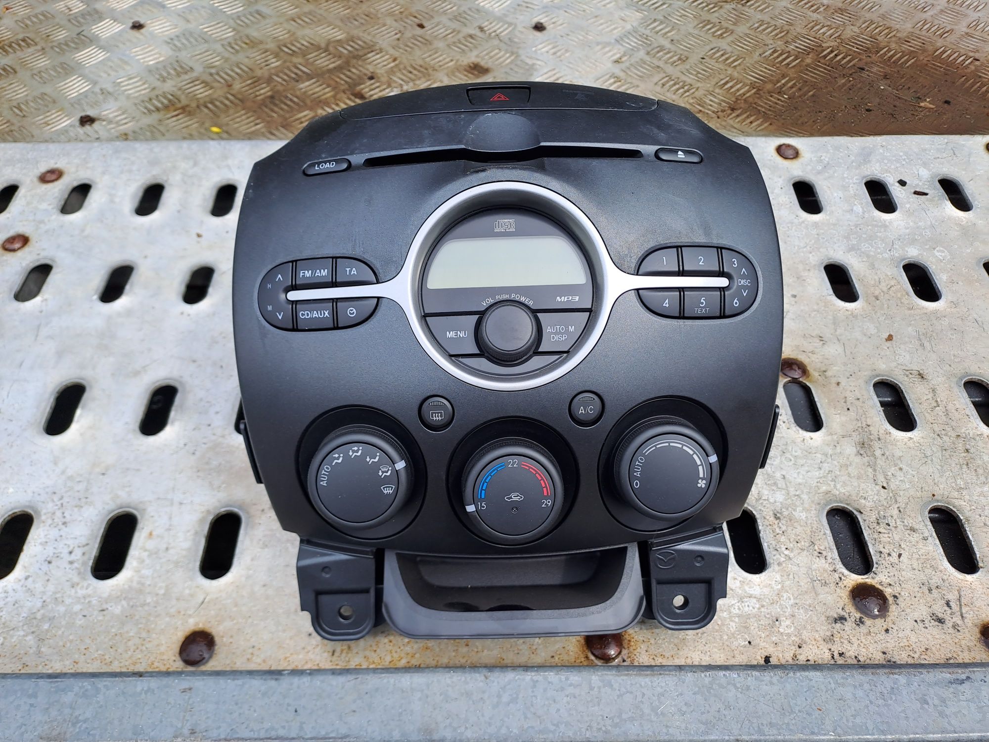 Radio fabryczne mazda 2 mp3