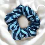 Granatowa zebra scrunchie