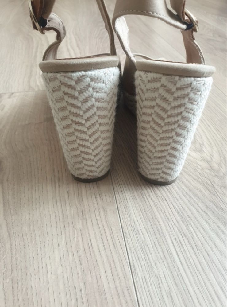 Sandały na koturnie Tommy Hilfiger r40