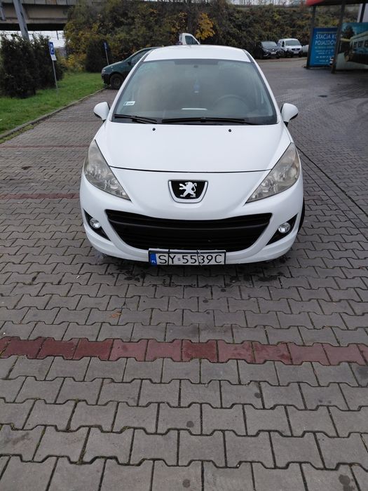 Peugeot 207.2010 rok