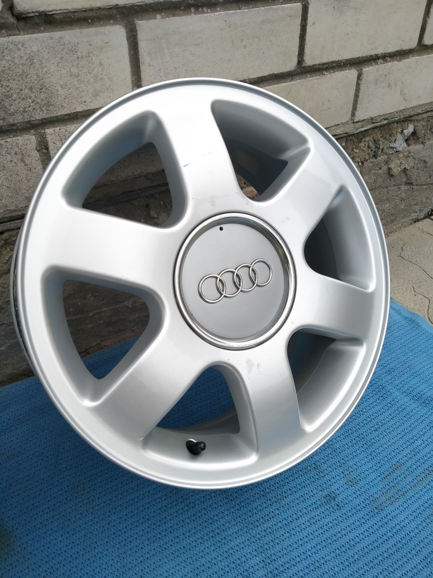 Диски R15 5*100 Три диски Audi A3 A2 Golf 4 Bora Polo Skoda