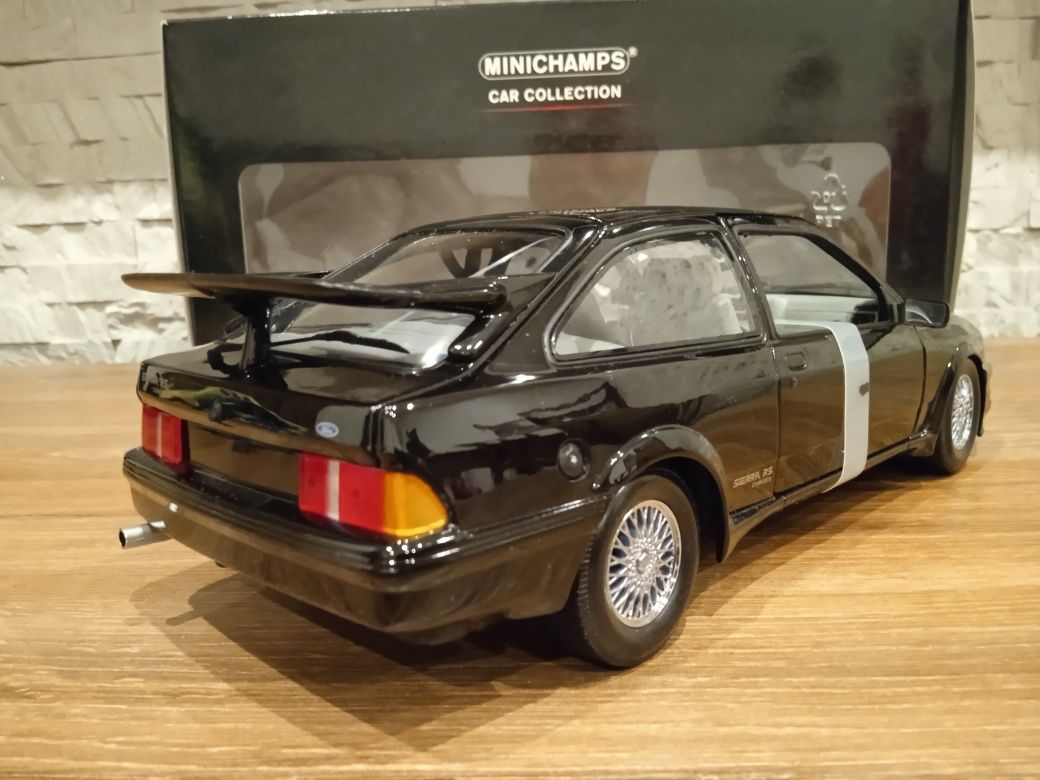 1:18 Minichamps 1988 Ford Sierra RS Cosworth model