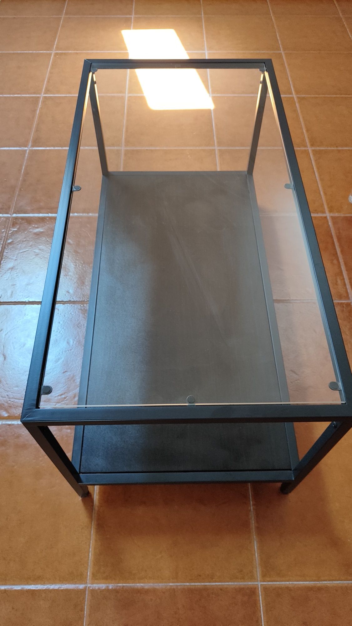 Mesa de apoio em metal