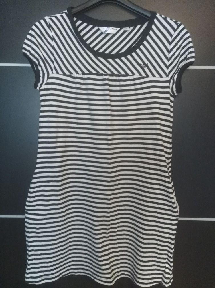 Vestido Adidas tamanho M, busto medidas: 45cm