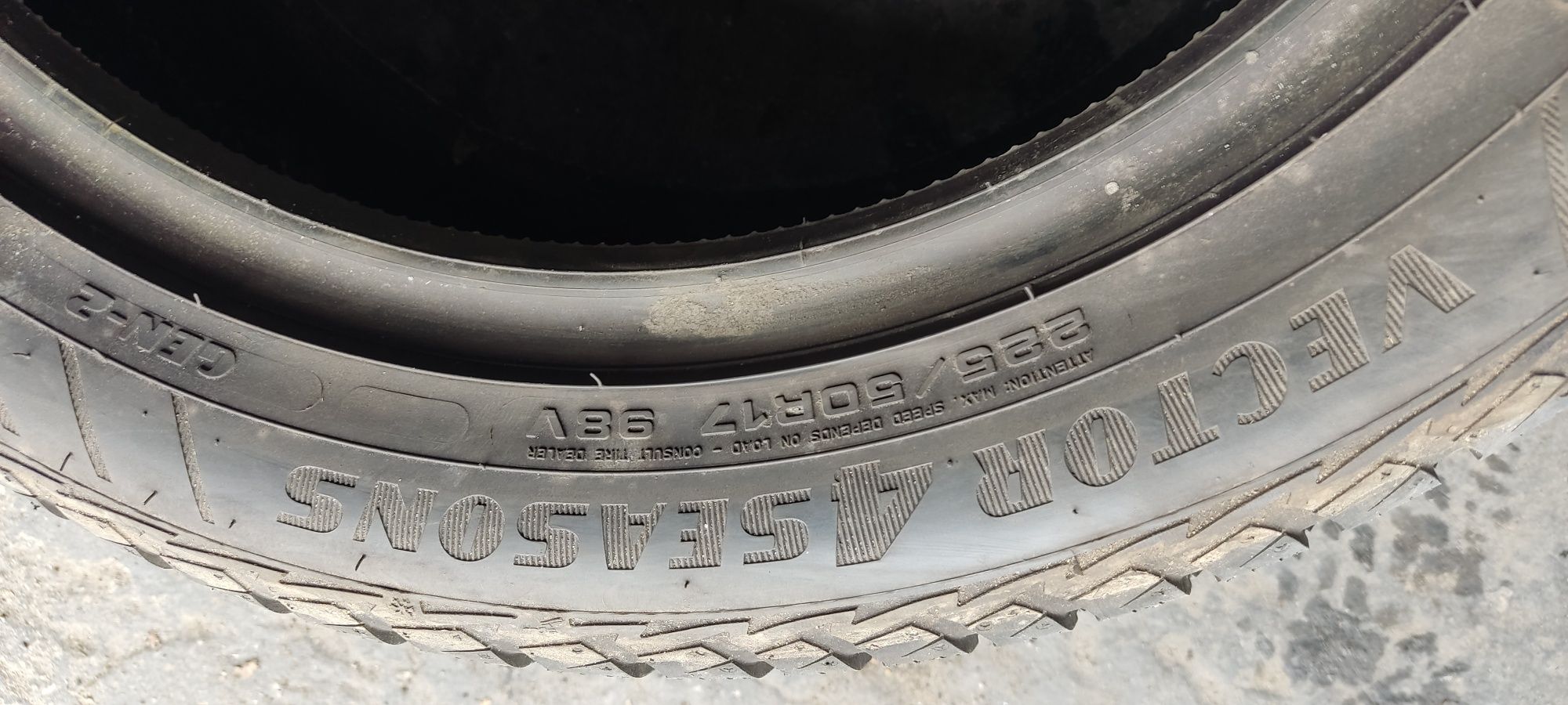 Pojedyncza 225 50r17 98V gen-2 Goodyear Vector 4sezon i