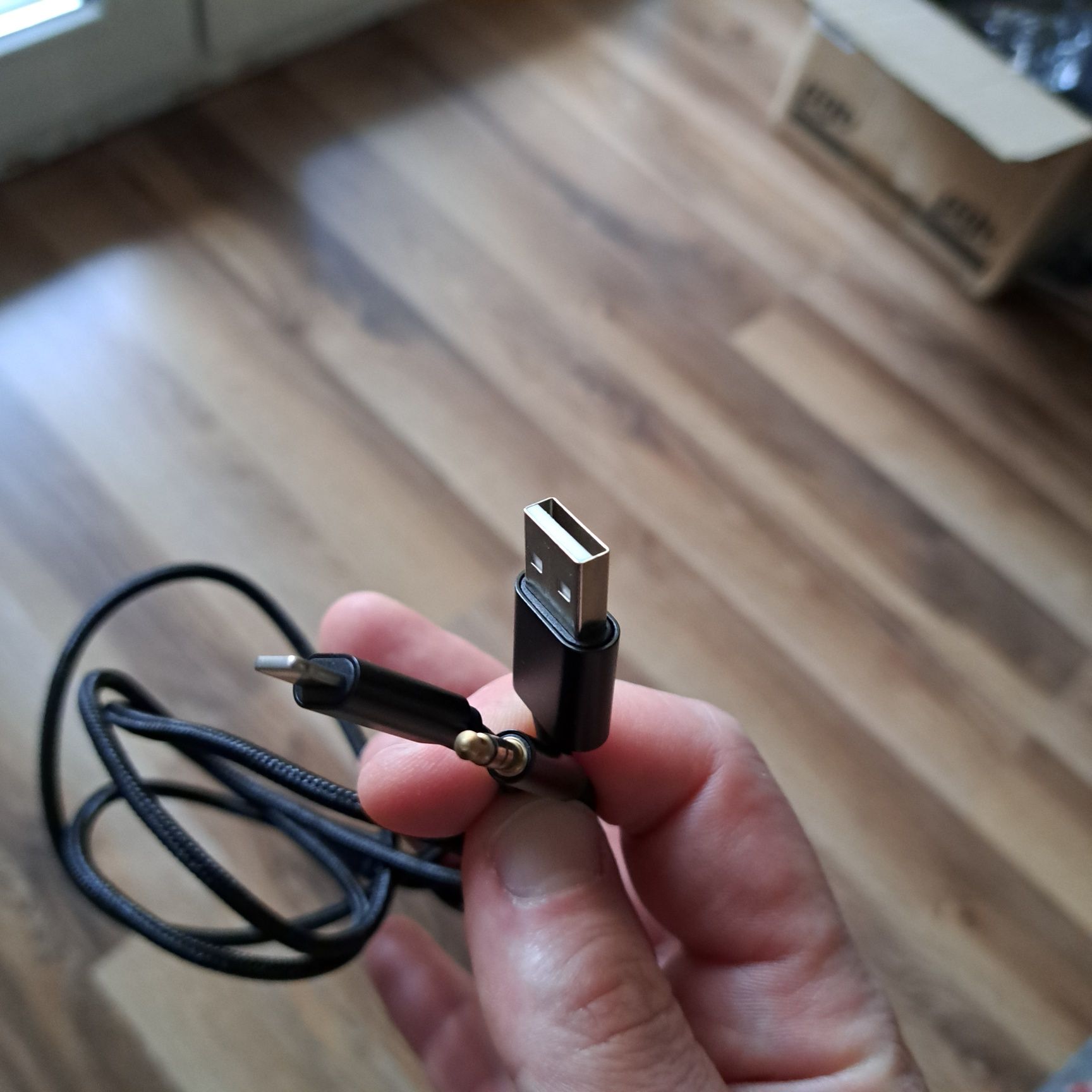 Kabel przejściowy z  Apple lighting na USB i Jack 3,5 mm