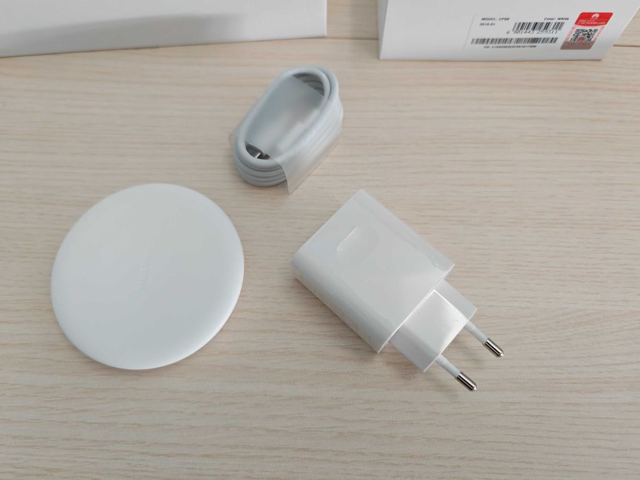 Huawei Wireless Charger 15 W (model CP60)
