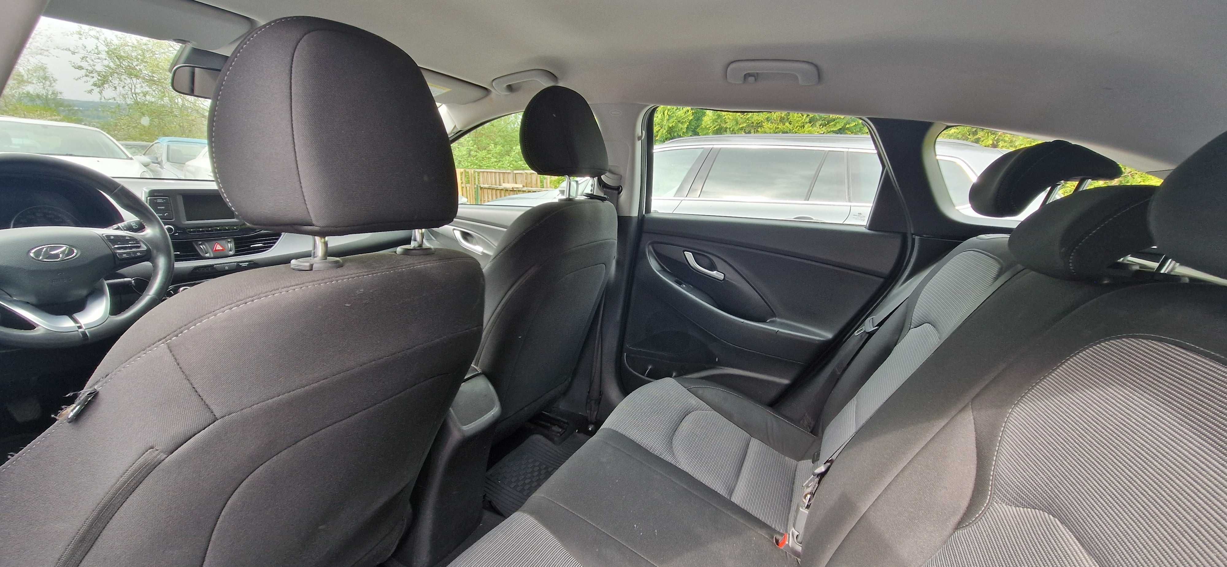 Hyundai I30 1,6 diesel uszkodzony pali jezdzi